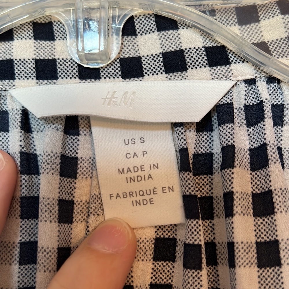 Button down top - Picture 2 of 5